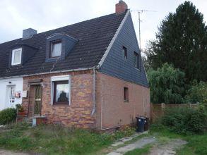 kleines Reihenendhaus mit Potential in Lübeck Kücknitz